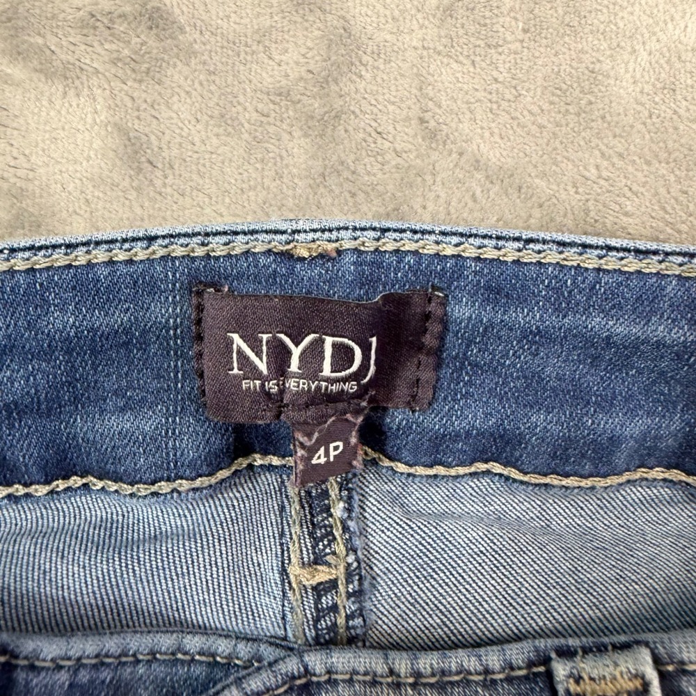 NYDJ Marilyn Straight Leg Jeans Women's Size 4P Light Wash Blue Denim Lift Tuck - Picture 3 of 7